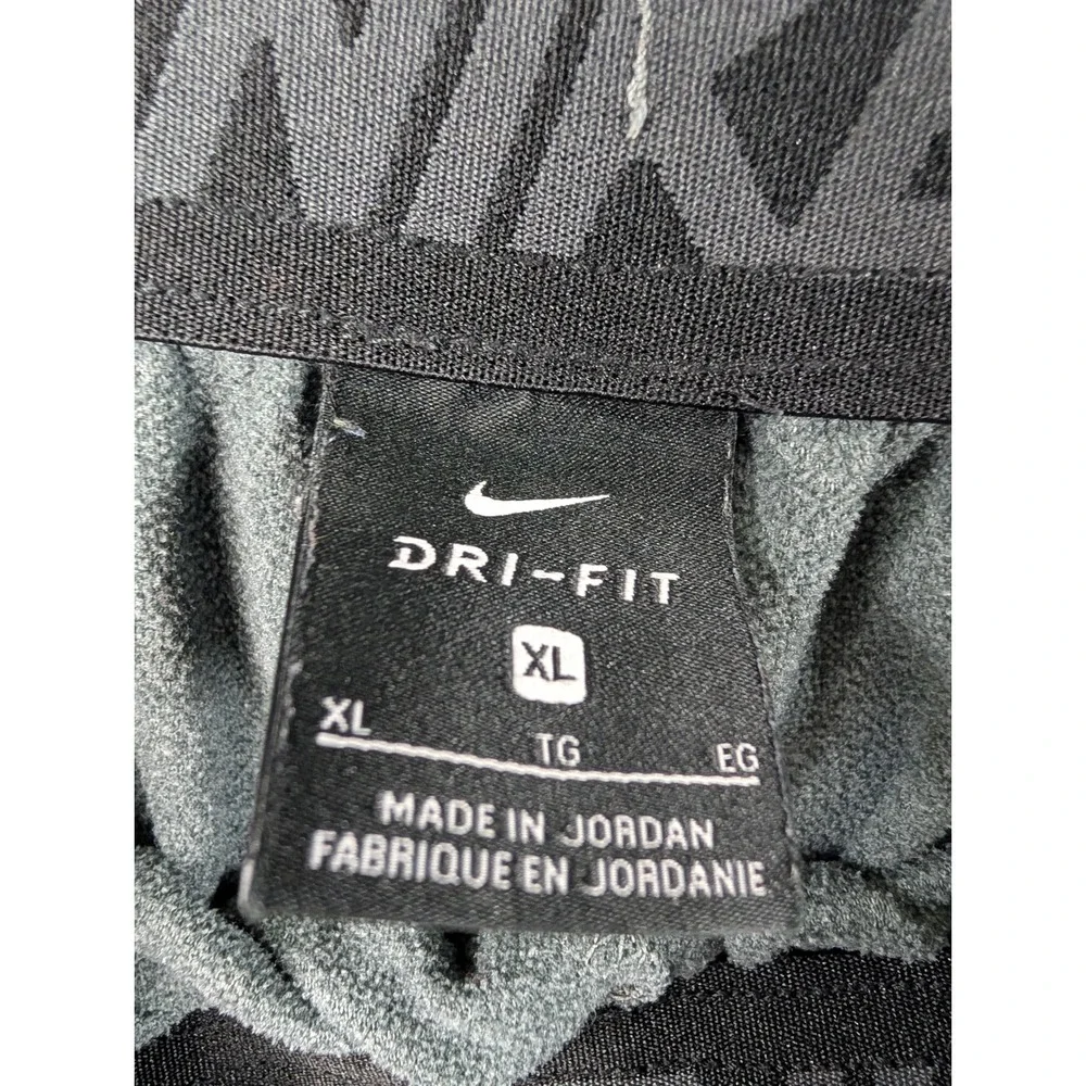 Nike Boys XL Gray Dri-FIT Therma Training Sweatpants Graphic Joggers 6815